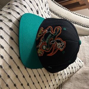 Mint condition vintage Zephyr Miami hurricanes snap back